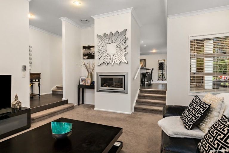 Photo of property in 15 Ridge View Crescent, Pukekohe, 2120