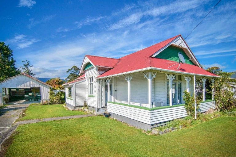 Photo of property in 138 Brougham Street, Westport, 7825