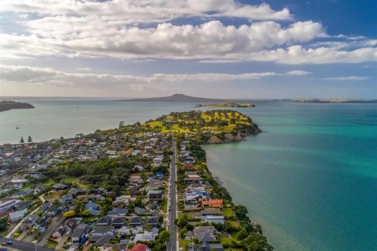 Photo of property in 98 Clovelly Road, Bucklands Beach, Auckland, 2012