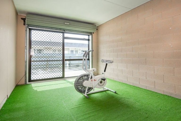 Photo of property in 2/411 Avenue Road West, Hastings, 4122