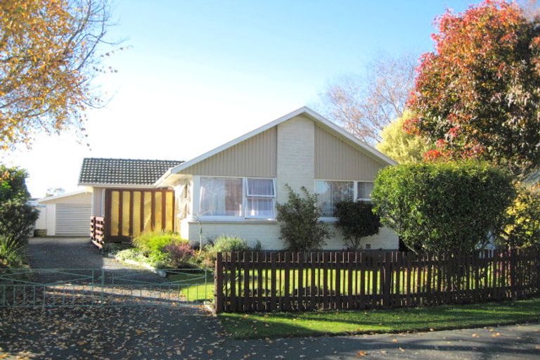 Photo of property in 23 Montague Street, Islington, Christchurch, 8042