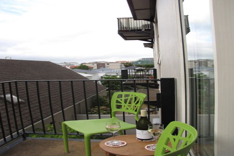 Photo of property in 8/37 Majoribanks Street, Mount Victoria, Wellington, 6011