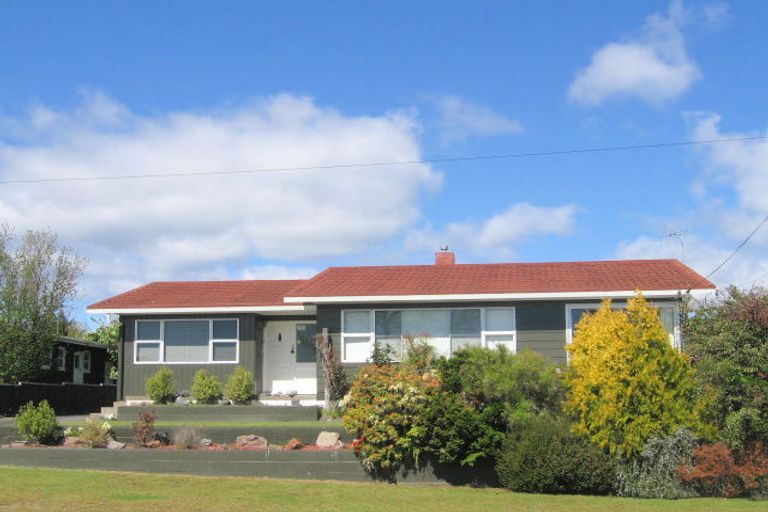 Photo of property in 30 Rainbow Drive, Rainbow Point, Taupo, 3330