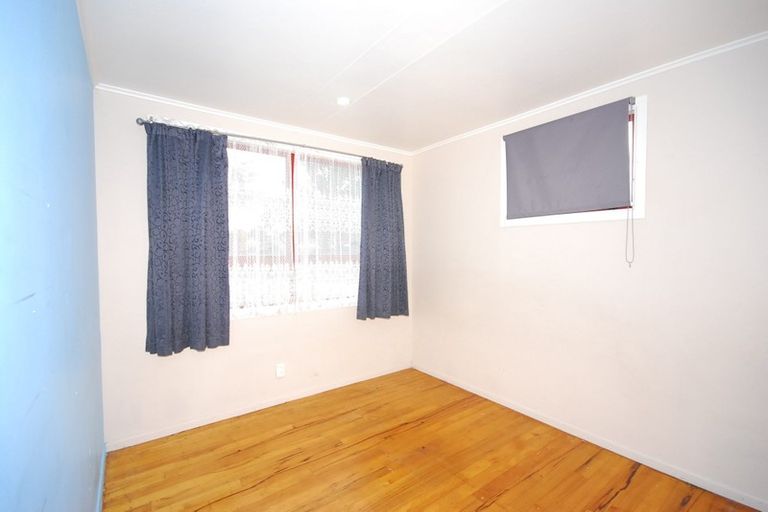 Photo of property in 2 Mcnaughton Avenue, Mangere East, Auckland, 2024