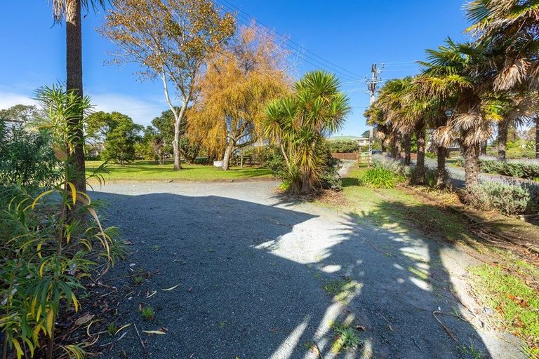 Photo of property in 17 Harbour View Road, Leigh, 0985