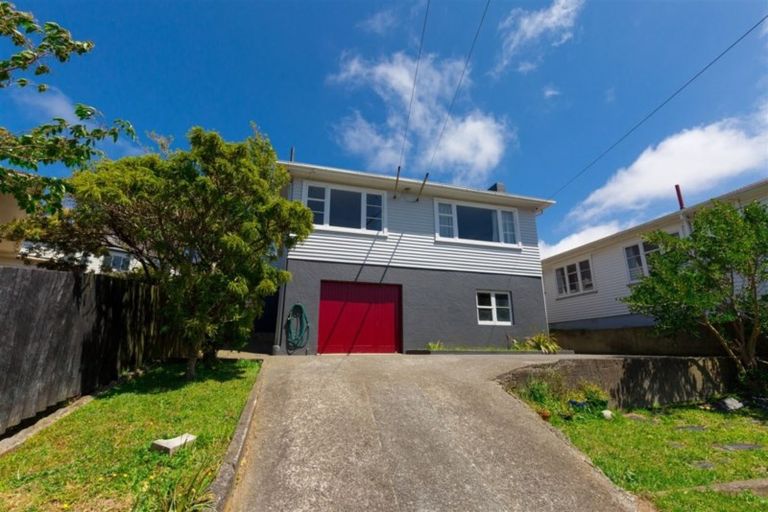 Photo of property in 6 Pollen Street, Johnsonville, Wellington, 6037