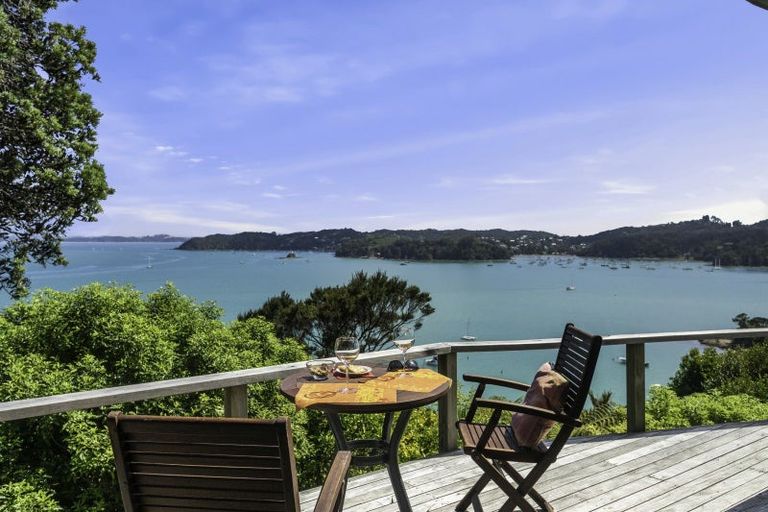 Photo of property in 200 Te Wahapu Road, Russell, 0272