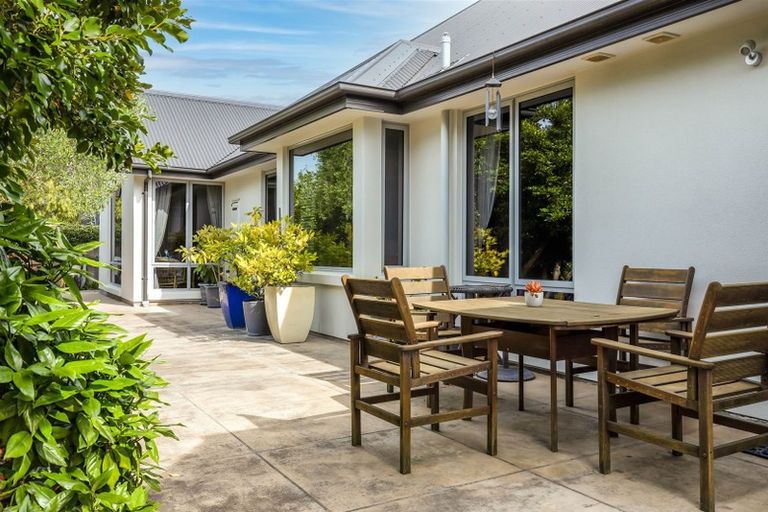 Photo of property in 32 Six Silvers Avenue, Halswell, Christchurch, 8025