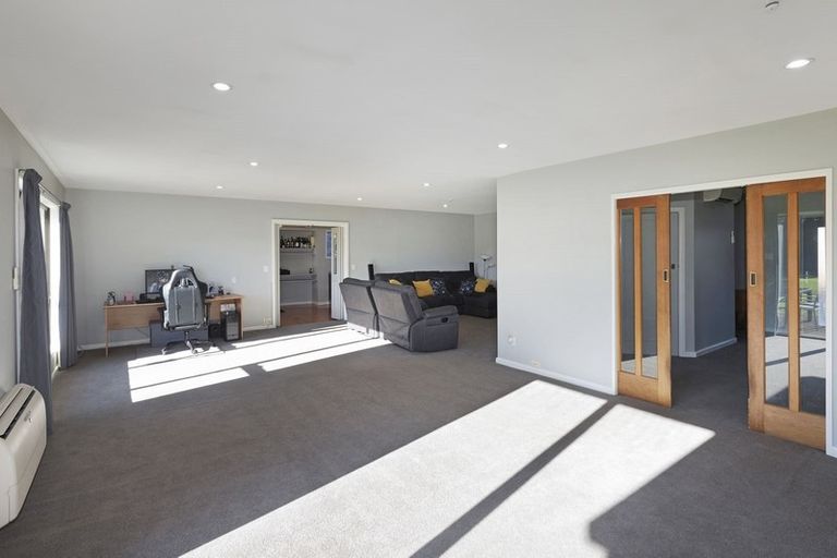 Photo of property in 15 Lees Road, Strowan, Christchurch, 8052