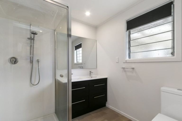 Photo of property in 8 Hautana Square, Woburn, Lower Hutt, 5010