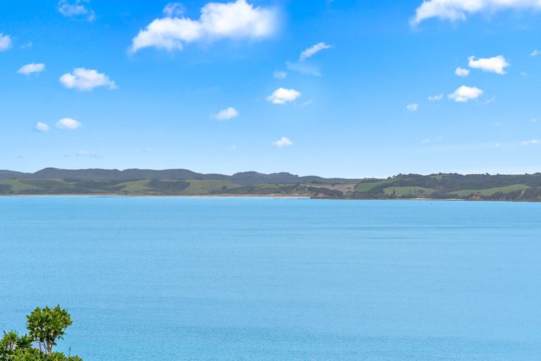 Photo of property in 22 Barrier View Road, Leigh, 0985