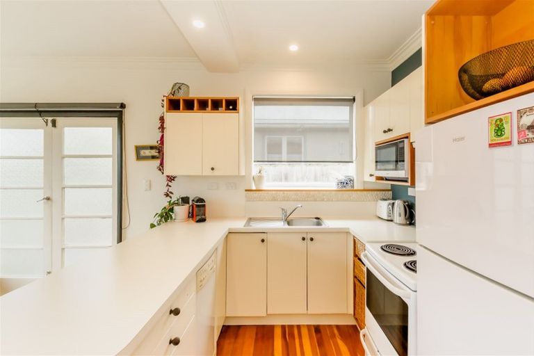 Photo of property in 131 Renown Road, Raumati South, Paraparaumu, 5032