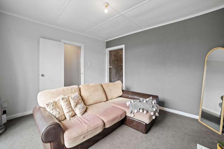 Photo of property in 16 Tolerton Avenue, Elgin, Gisborne, 4010