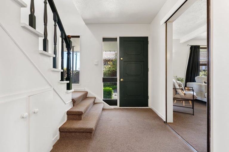 Photo of property in 2/117a Prestons Road, Redwood, Christchurch, 8051