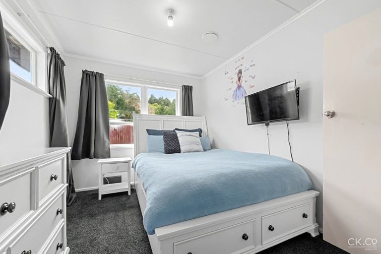 Photo of property in 7 Prestige Place, Maoribank, Upper Hutt, 5018