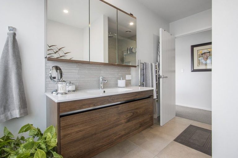 Photo of property in 13 Stingray Drive, Omokoroa, 3114