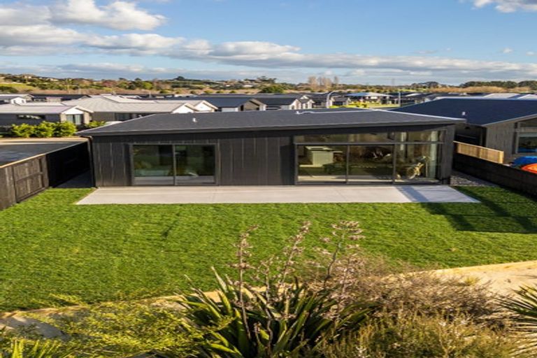 Photo of property in 43 Hinaki Street, Poike, Tauranga, 3112