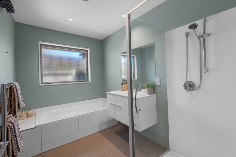 Photo of property in 30 Holiday Drive, Mairehau, Christchurch, 8052