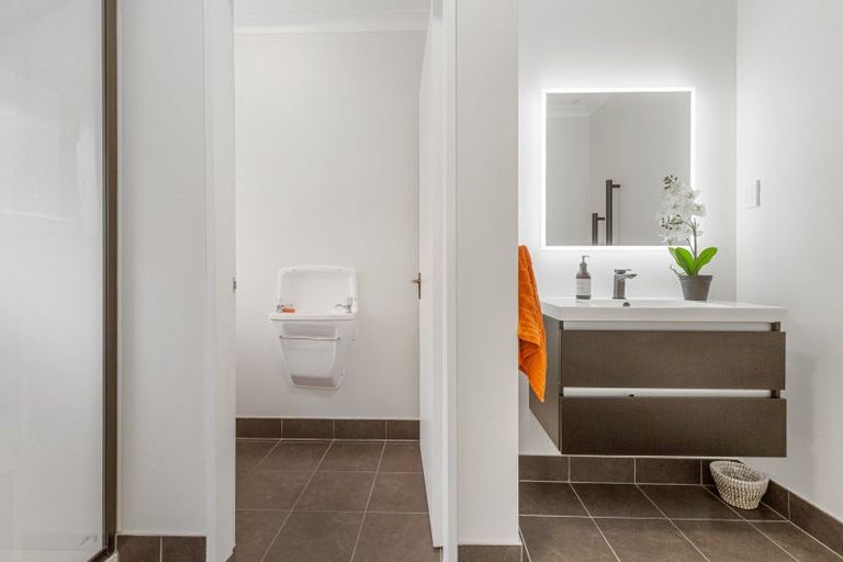 Photo of property in 58 Highbury Drive, Levin, 5510