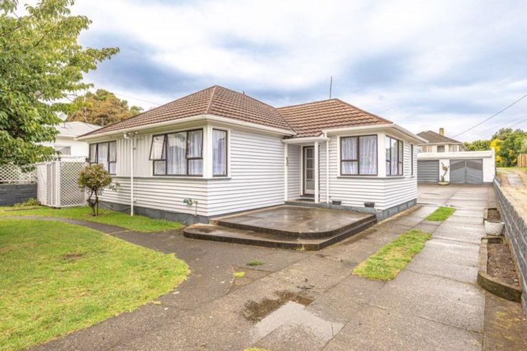 Photo of property in 9 Swiss Avenue, Gonville, Whanganui, 4501