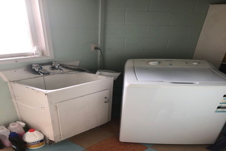 Photo of property in 1/35 Rangitoto Terrace, Milford, Auckland, 0620