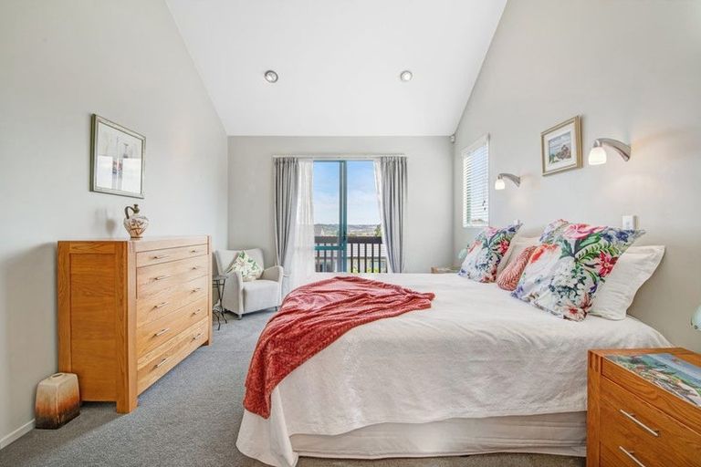 Photo of property in 12 Ascot Way, Orewa, 0931