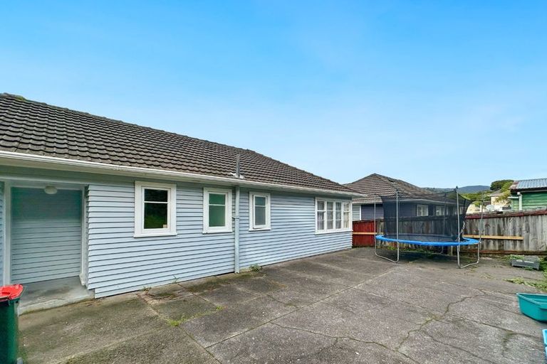 Photo of property in 8a Bledisloe Crescent, Wainuiomata, Lower Hutt, 5014