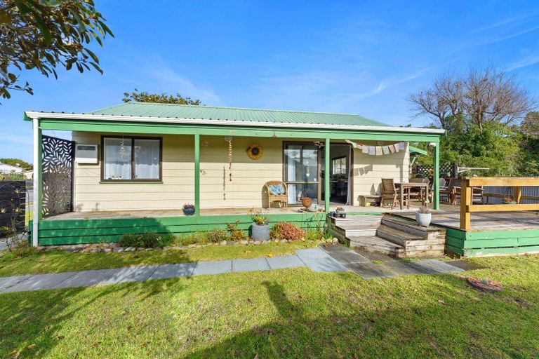 Photo of property in 83 Norfolk Crescent, Otaki Beach, Otaki, 5512