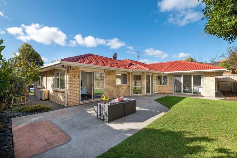 Photo of property in 7 Louvain Place, Greenhithe, Auckland, 0632