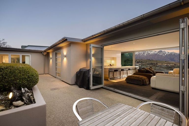 Photo of property in 74 Panorama Terrace, Queenstown, 9300