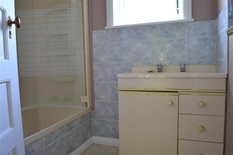 Photo of property in 53 Savage Crescent, West End, Palmerston North, 4412