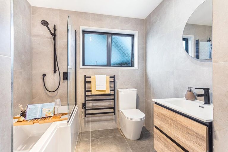 Photo of property in 6a Zingaro Place, Massey, Auckland, 0614