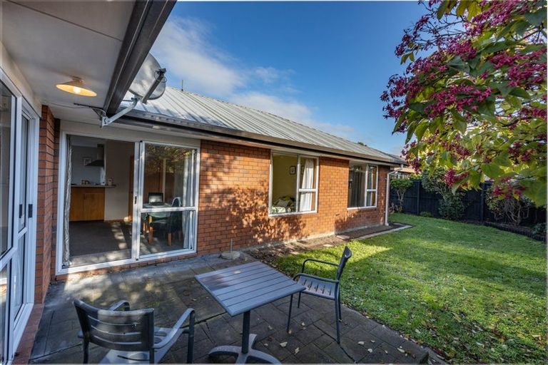 Photo of property in 2/5 Tuscany Place, Beckenham, Christchurch, 8023