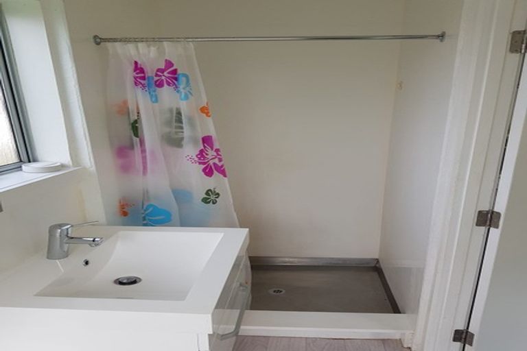 Photo of property in 3/32 Kapuka Road, Mangere Bridge, Auckland, 2022