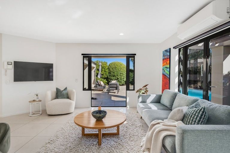 Photo of property in 24 Santa Cruz Drive, Shamrock Park, Auckland, 2016