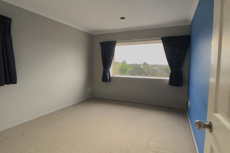 Photo of property in 16 Mcfetridge Place, Hillcrest, Auckland, 0627