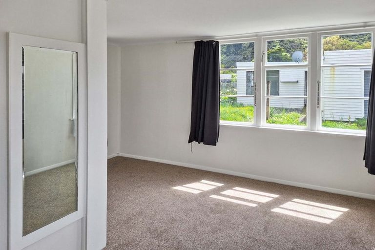 Photo of property in 121 Kowhai Street, Naenae, Lower Hutt, 5011