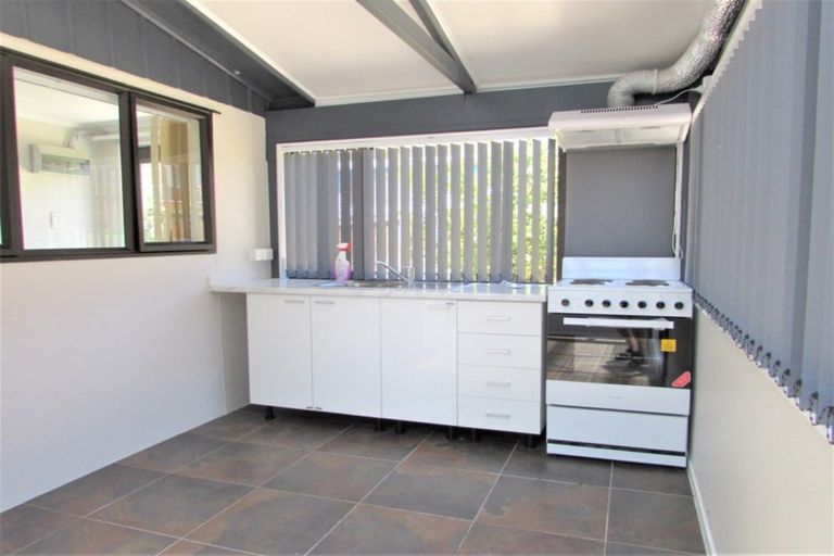 Photo of property in 144 Driver Crescent, Cannons Creek, Porirua, 5024