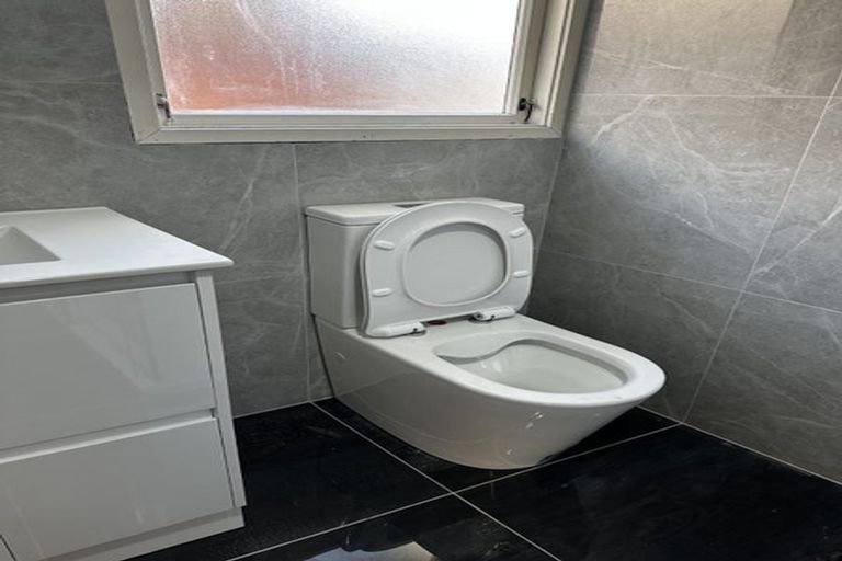 Photo of property in 56 Everglade Drive, Goodwood Heights, Auckland, 2105