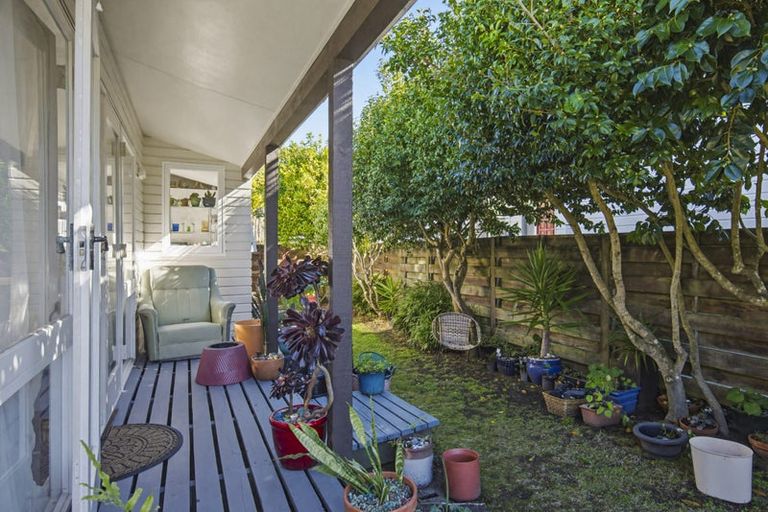 Photo of property in 90a Eatwell Avenue, Paraparaumu Beach, Paraparaumu, 5032