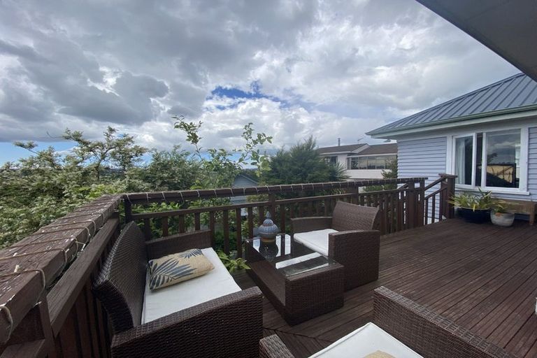 Photo of property in 35 Seaview Road, Glenfield, Auckland, 0629