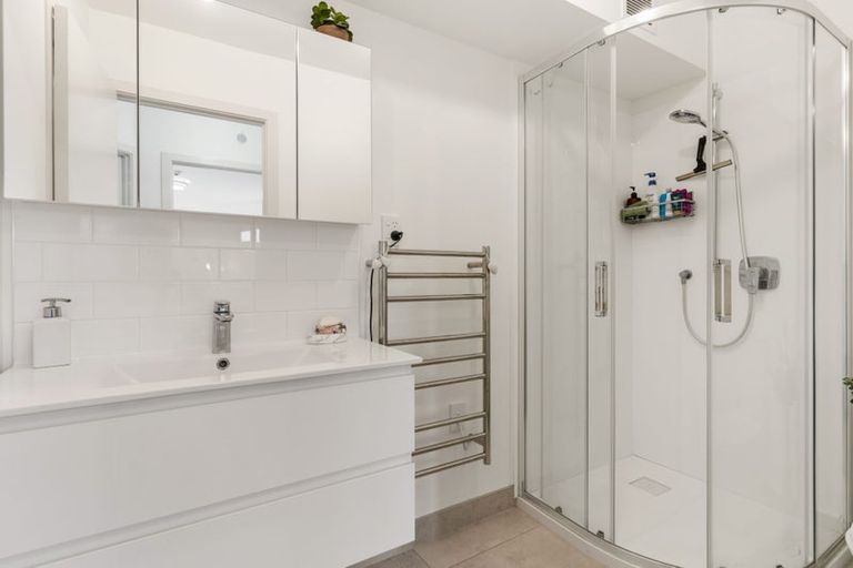 Photo of property in 6/270 Onewa Road, Birkenhead, Auckland, 0626