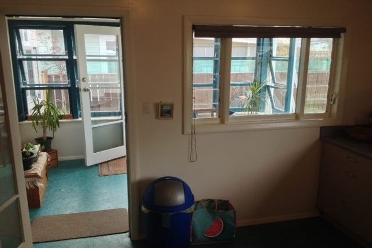 Photo of property in 34 Palm Avenue, Lyall Bay, Wellington, 6022