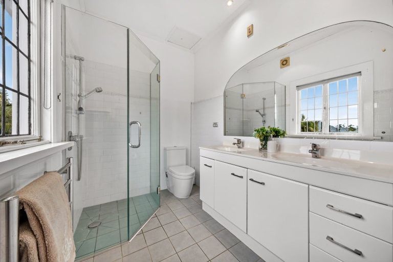 Photo of property in 207 Hurstmere Road, Takapuna, Auckland, 0622