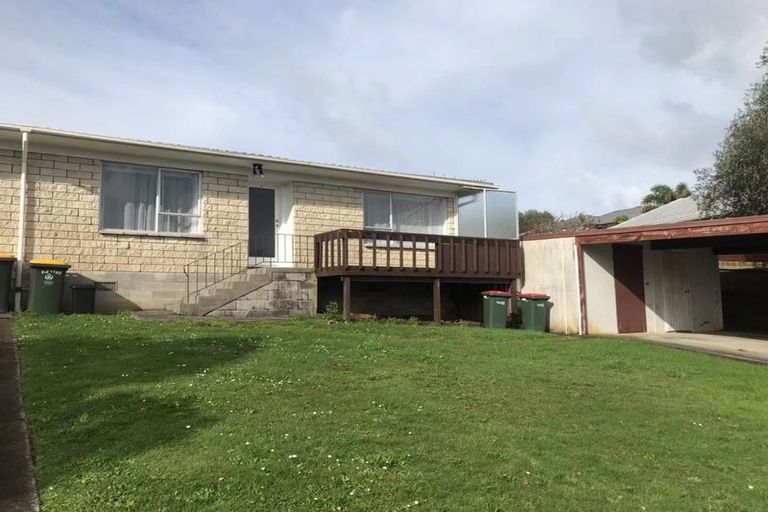 Photo of property in 2/6 Clunie Place, Highland Park, Auckland, 2010