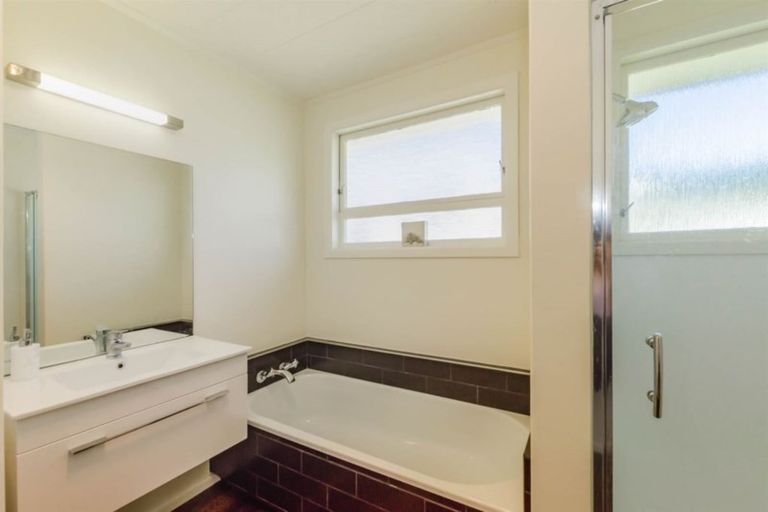 Photo of property in 5 Riwai Street, Paraparaumu, 5032