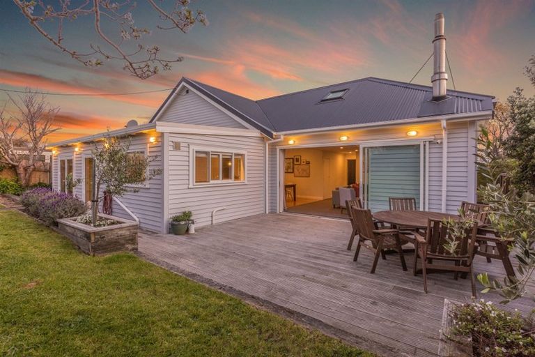 Photo of property in 6 Bay Drive, Titahi Bay, Porirua, 5022