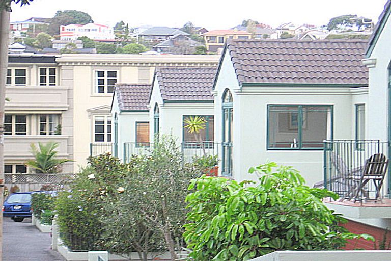 Photo of property in 3/9 Montrose Terrace, Mairangi Bay, Auckland, 0630