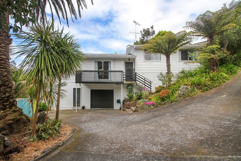 Photo of property in 52 Weatherly Road, Torbay, Auckland, 0630