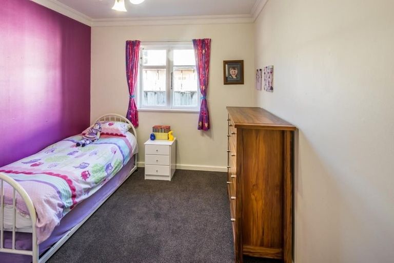 Photo of property in 41 Saint Ronans Avenue, Waterloo, Lower Hutt, 5011